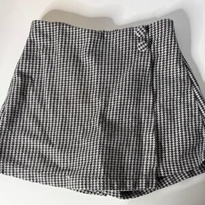 Zara Black and White Checkered Skort